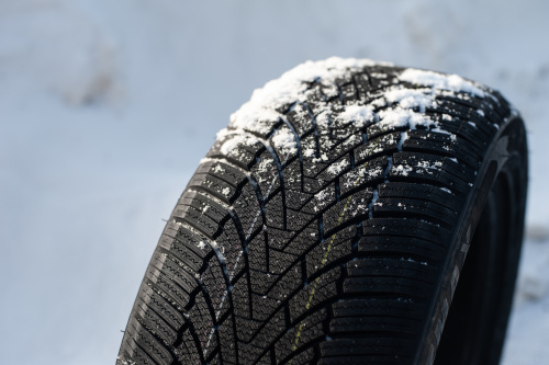 фото протектора и шины WINTERHAWKE I Шина ZMAX WINTERHAWKE I 245/40 R18 97V