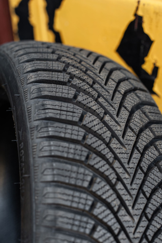 фото протектора и шины Ice Blazer Alpine+ Шина Sailun Ice Blazer Alpine+ 165/65 R14 79T