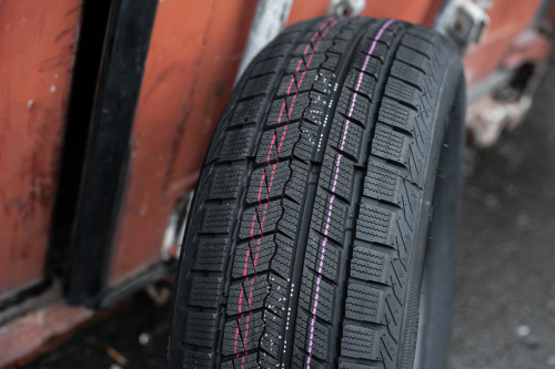 фото протектора и шины ICEPIONEER 868 Шина ZMAX ICEPIONEER 868 235/60 R16 100H